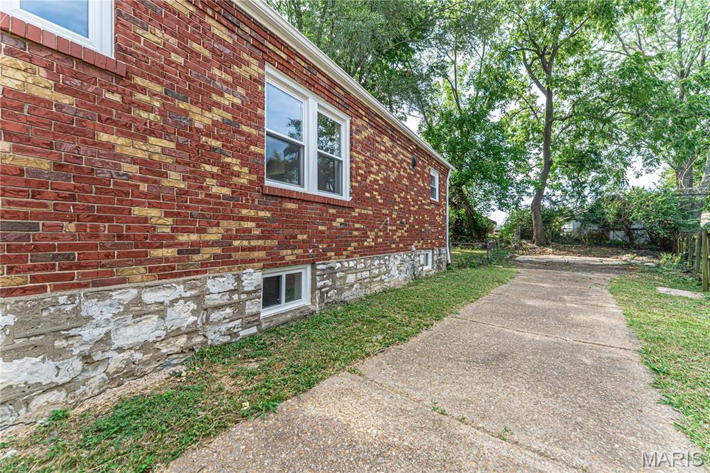 1284 Sells Avenue