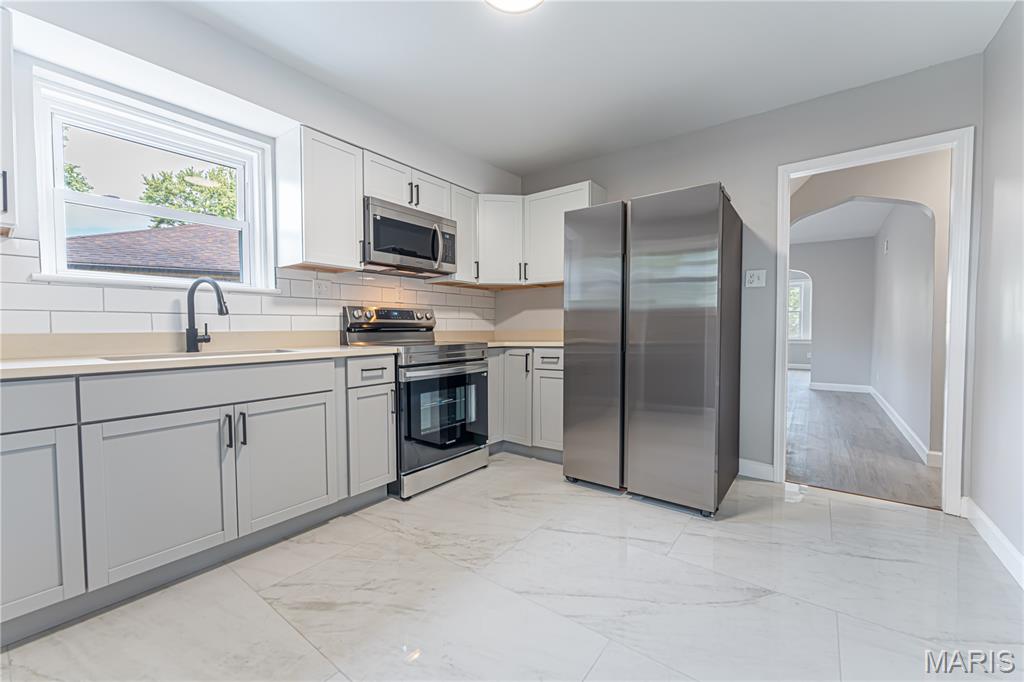 1284 Sells Avenue