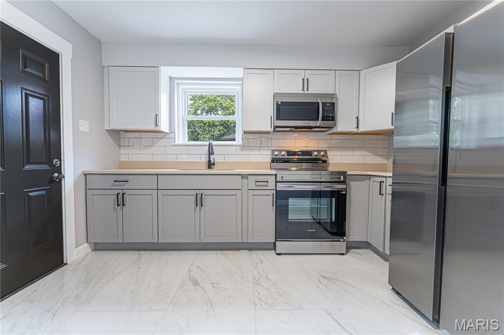 1284 Sells Avenue