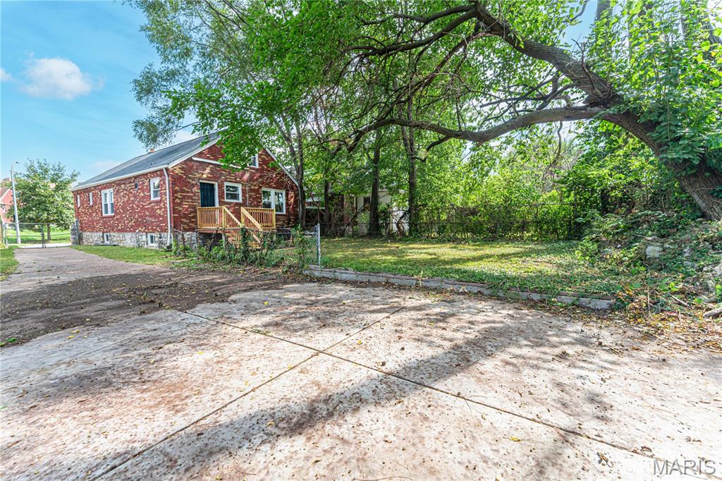 1284 Sells Avenue