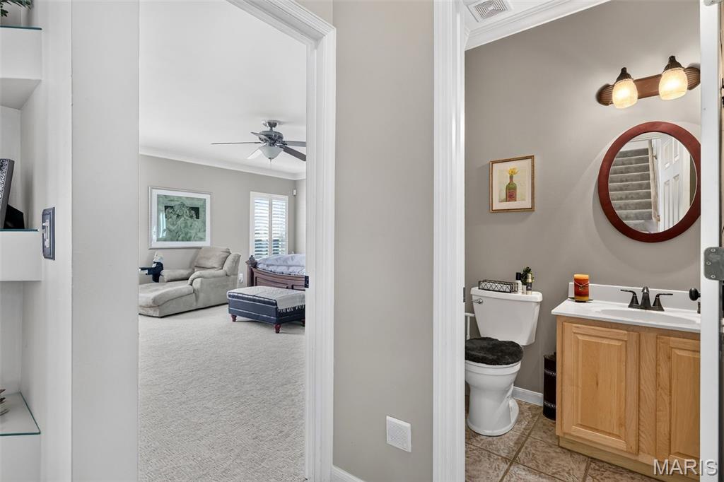 708 Lakeshore Manor Ct Court