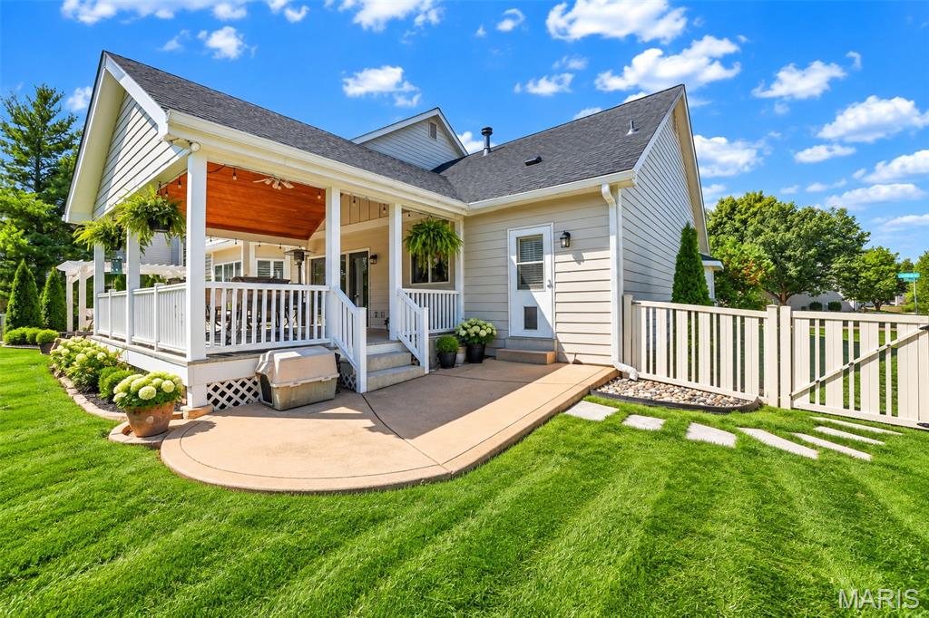 708 Lakeshore Manor Ct Court