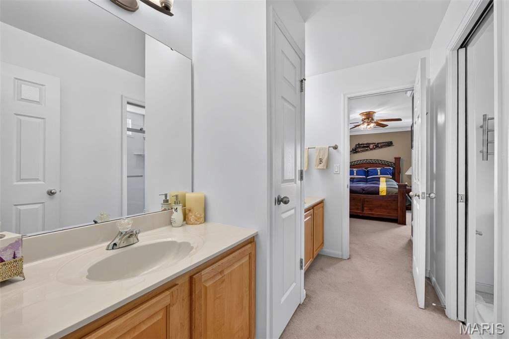 708 Lakeshore Manor Ct Court