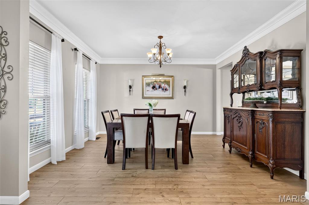708 Lakeshore Manor Ct Court