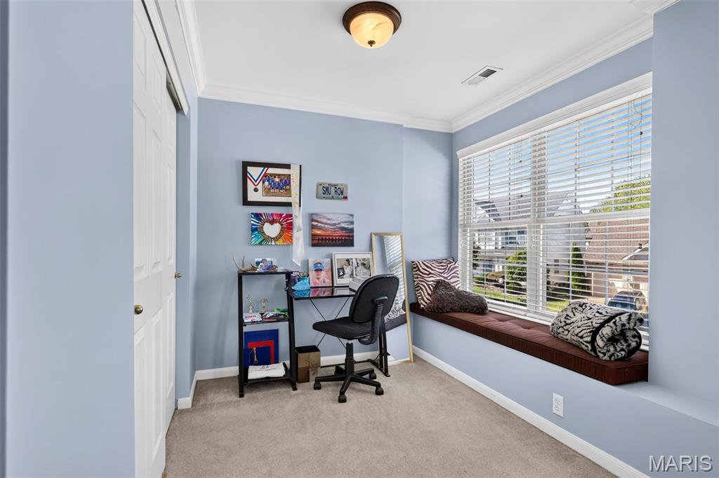 708 Lakeshore Manor Ct Court