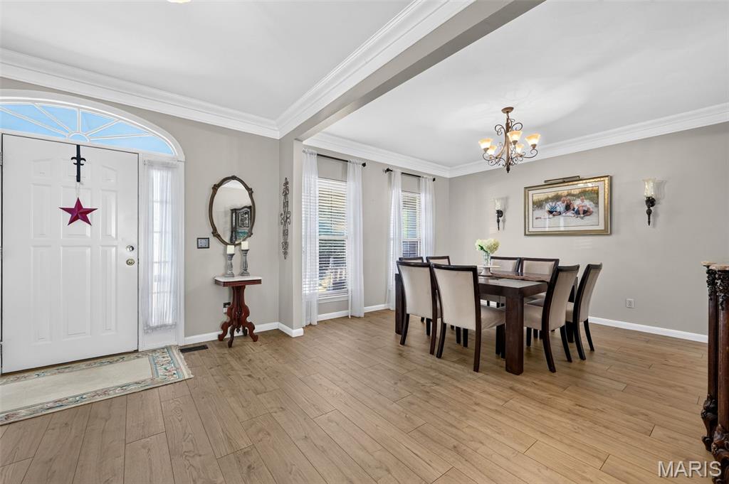 708 Lakeshore Manor Ct Court