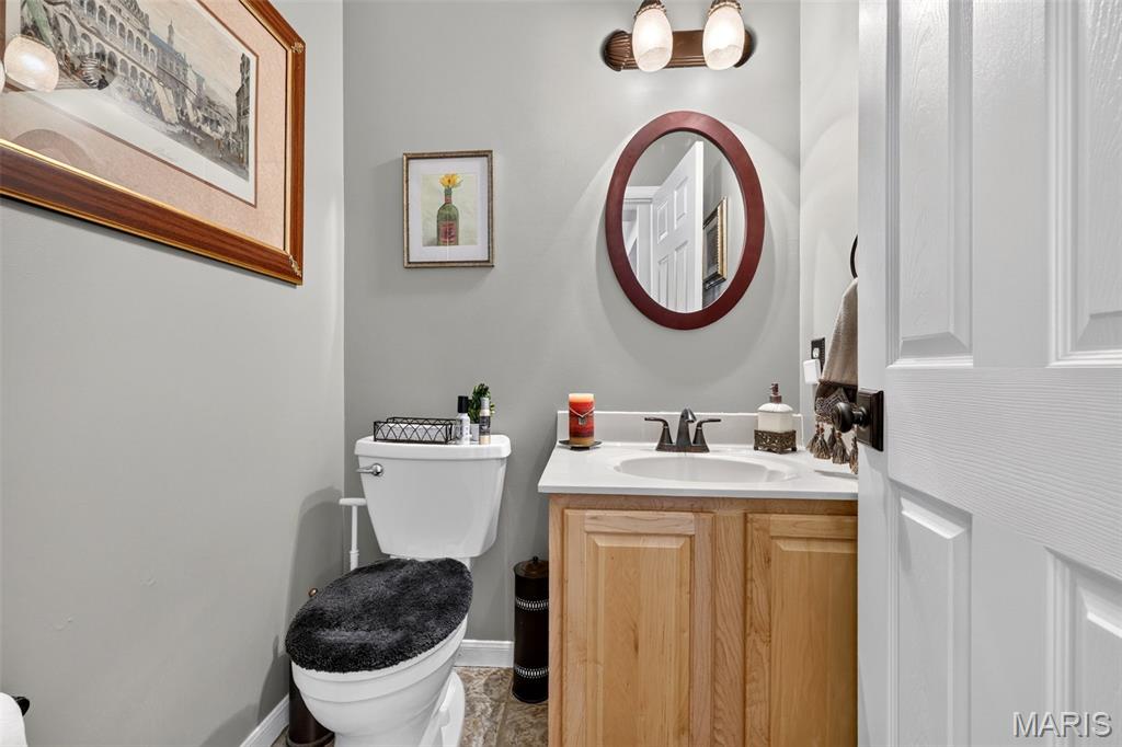 708 Lakeshore Manor Ct Court