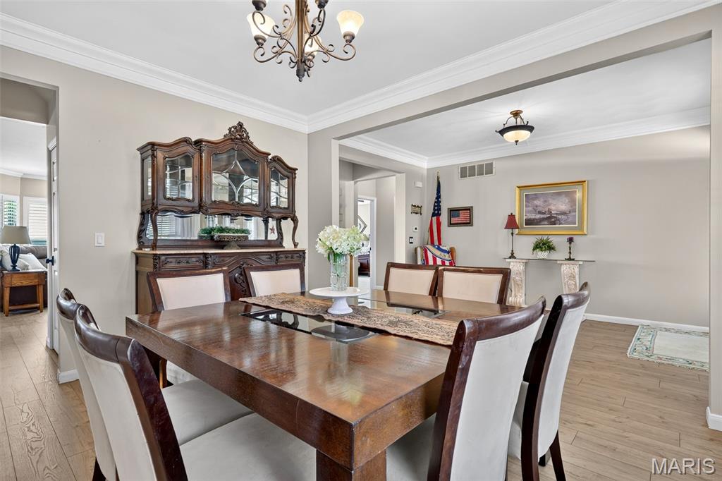 708 Lakeshore Manor Ct Court