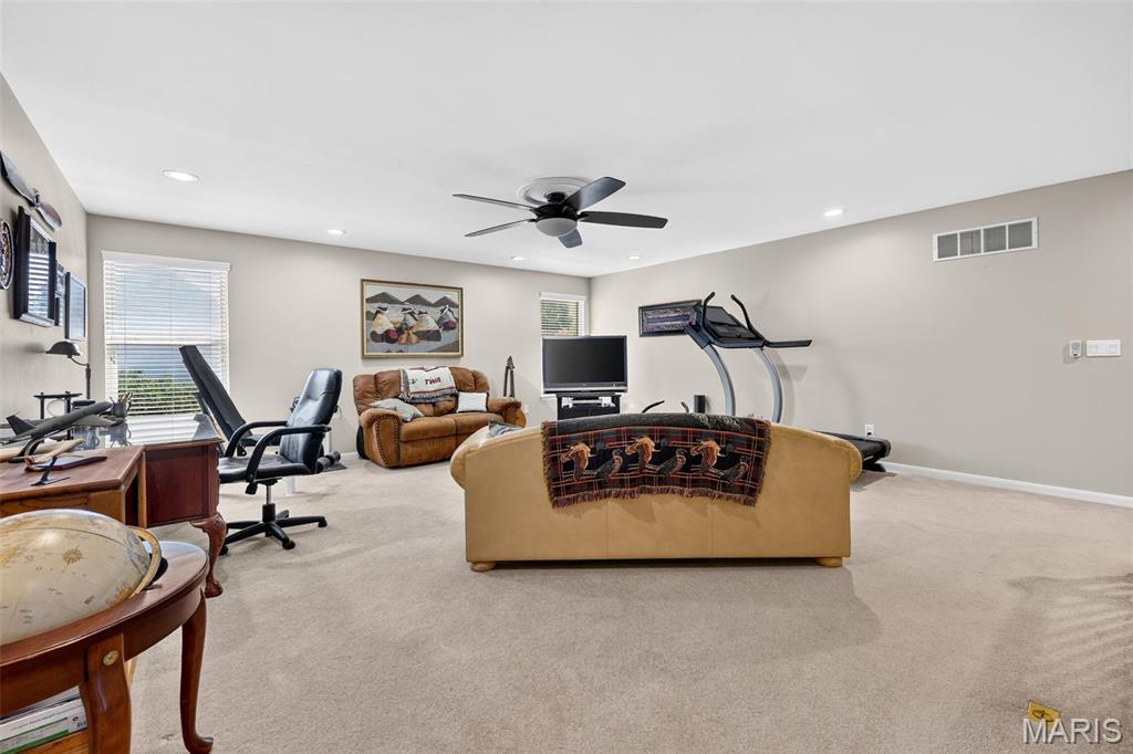 708 Lakeshore Manor Ct Court