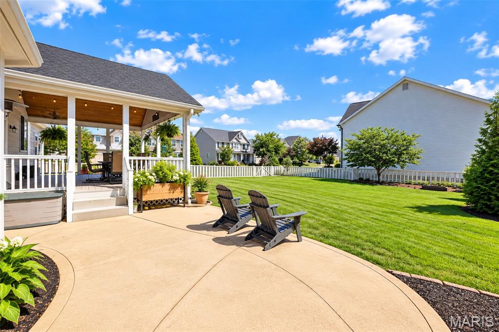708 Lakeshore Manor Ct Court