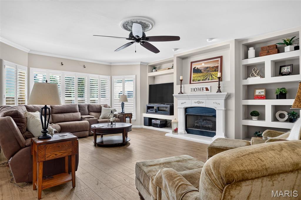 708 Lakeshore Manor Ct Court
