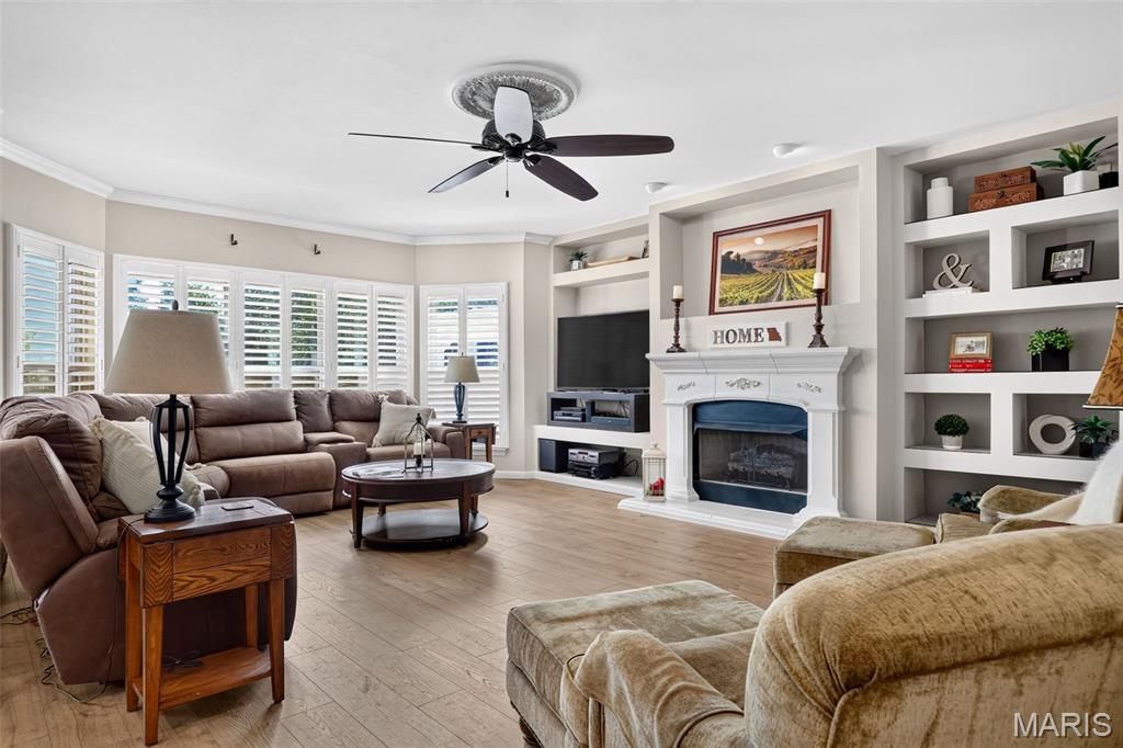 708 Lakeshore Manor Ct Court