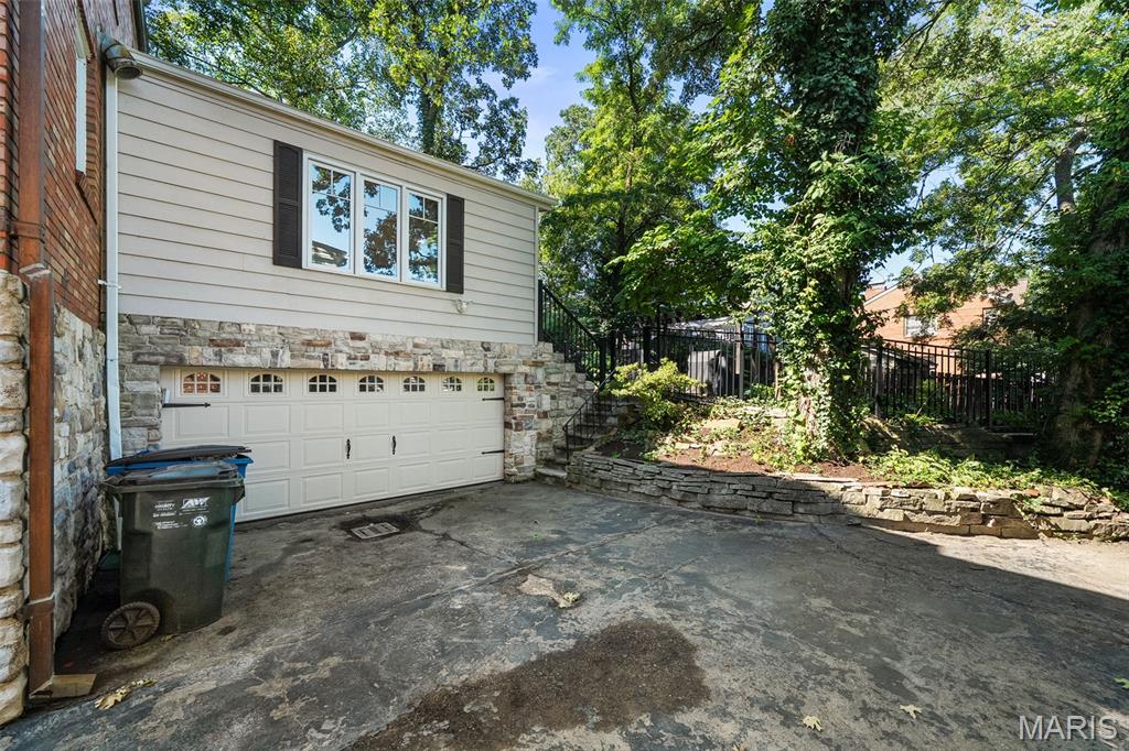 225 Parkland Avenue