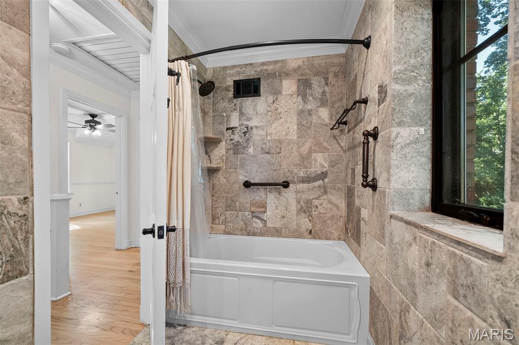 225 Parkland Avenue