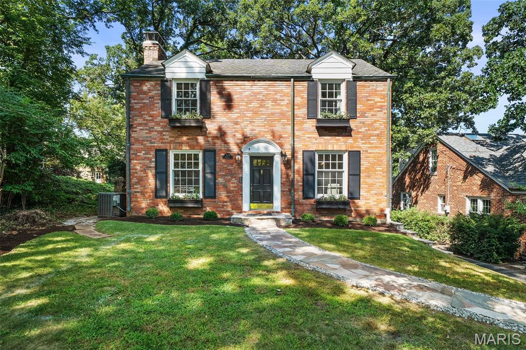 225 Parkland Avenue