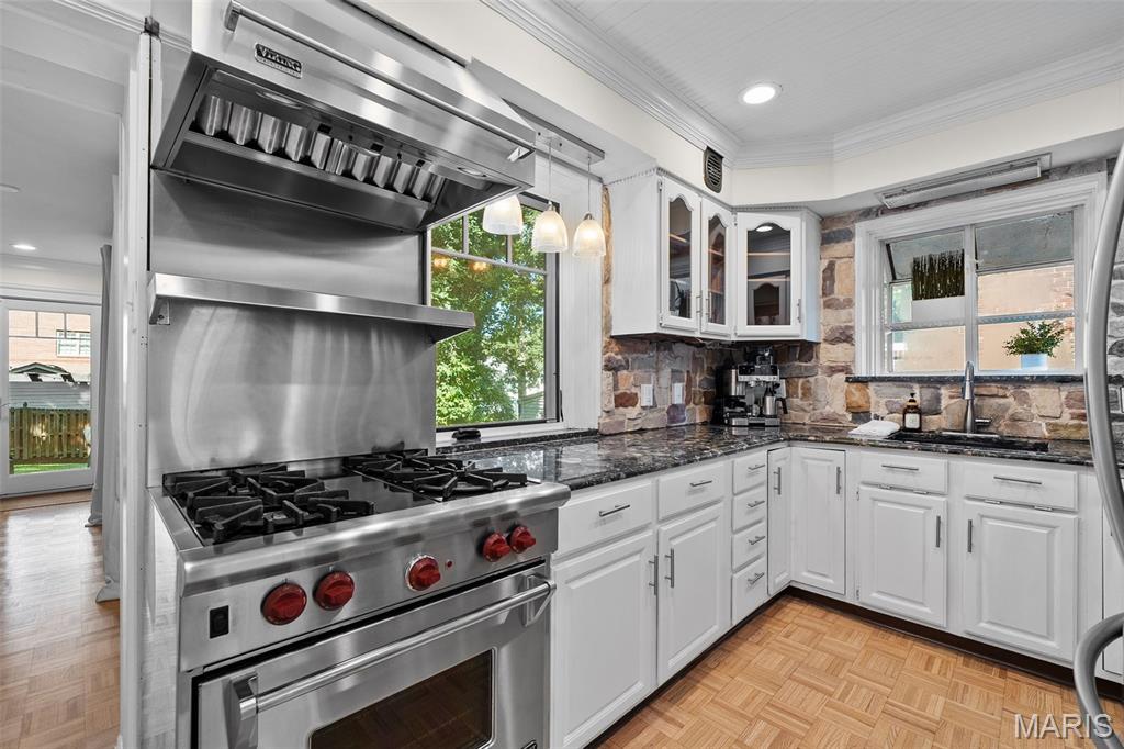 225 Parkland Avenue