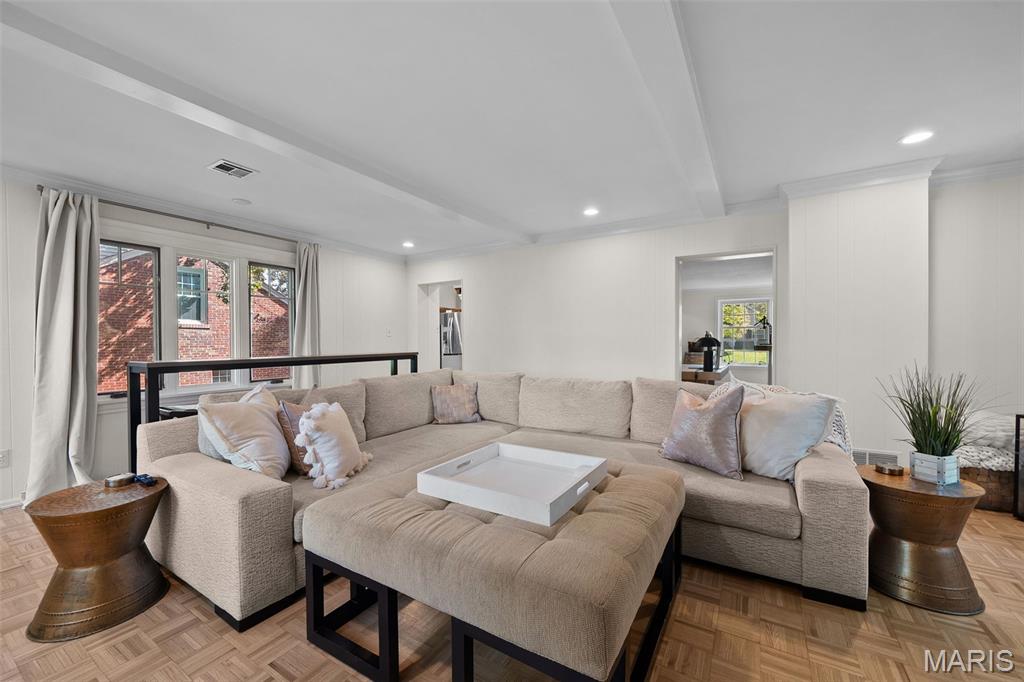 225 Parkland Avenue