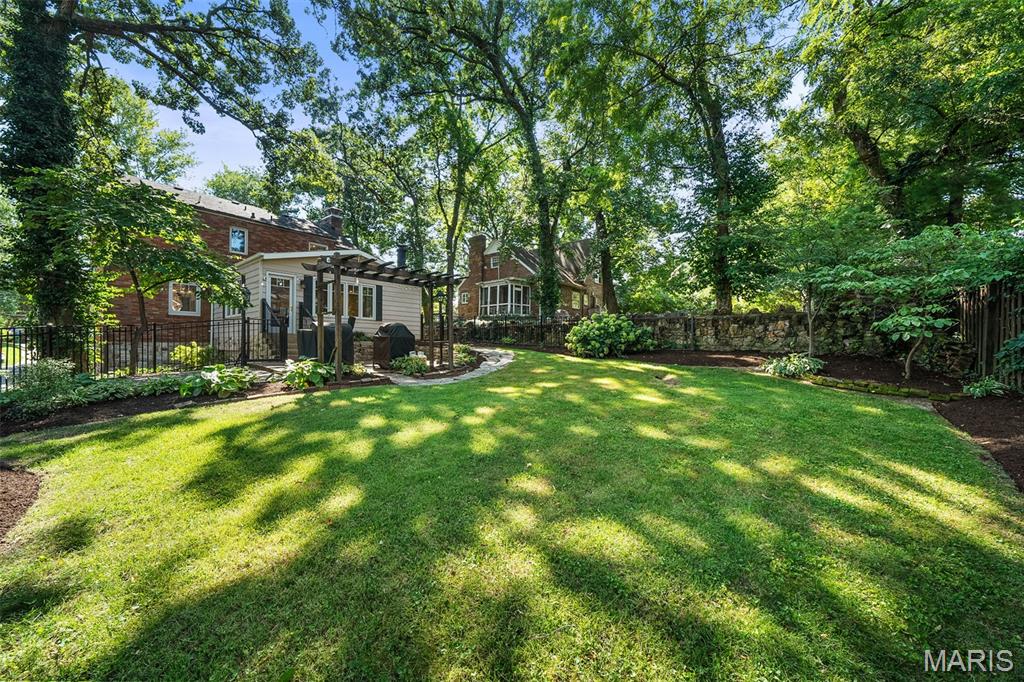 225 Parkland Avenue