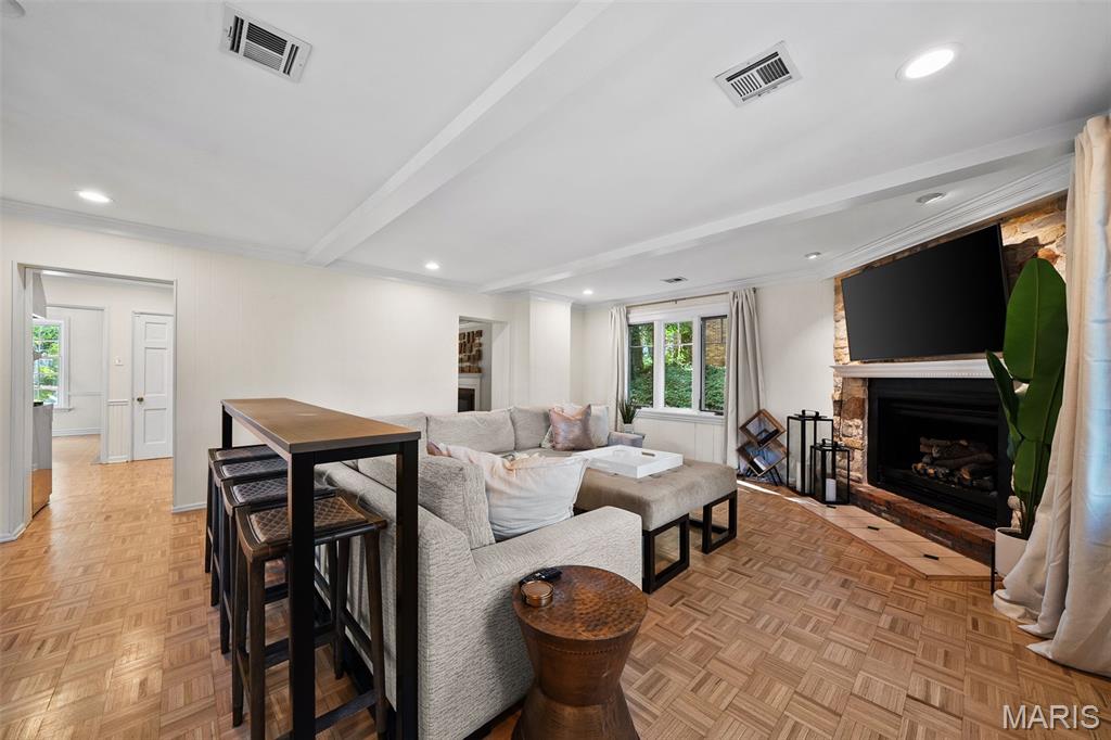 225 Parkland Avenue