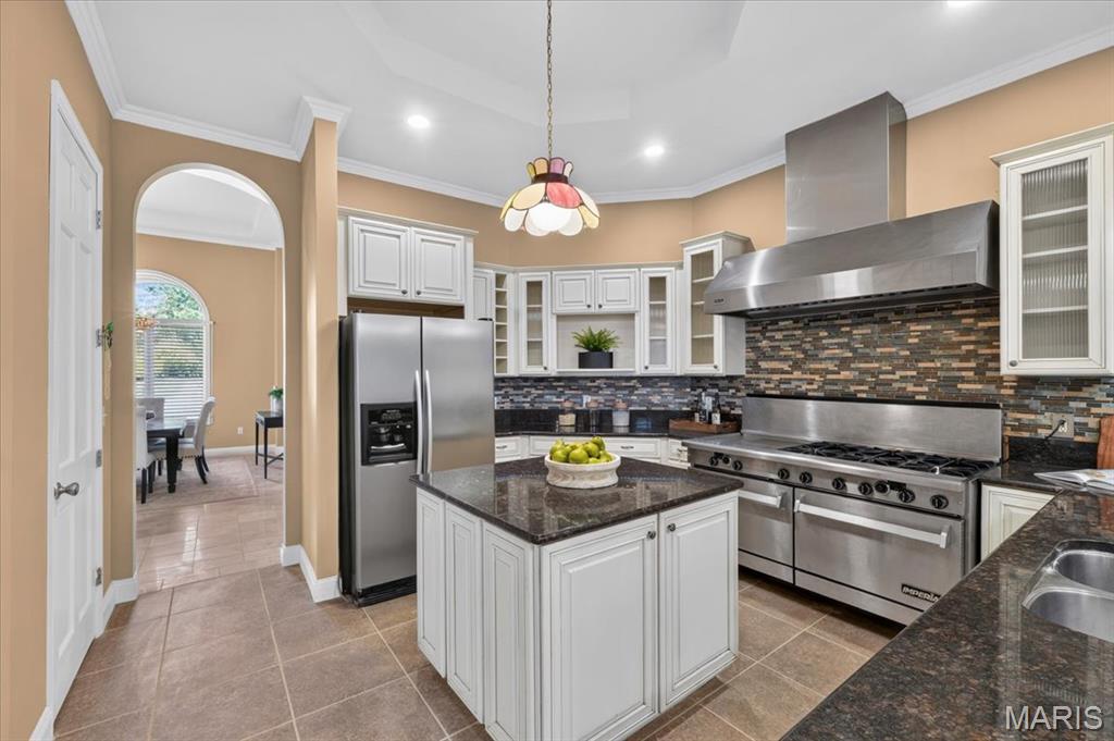2400 Wimbledon Estates Drive