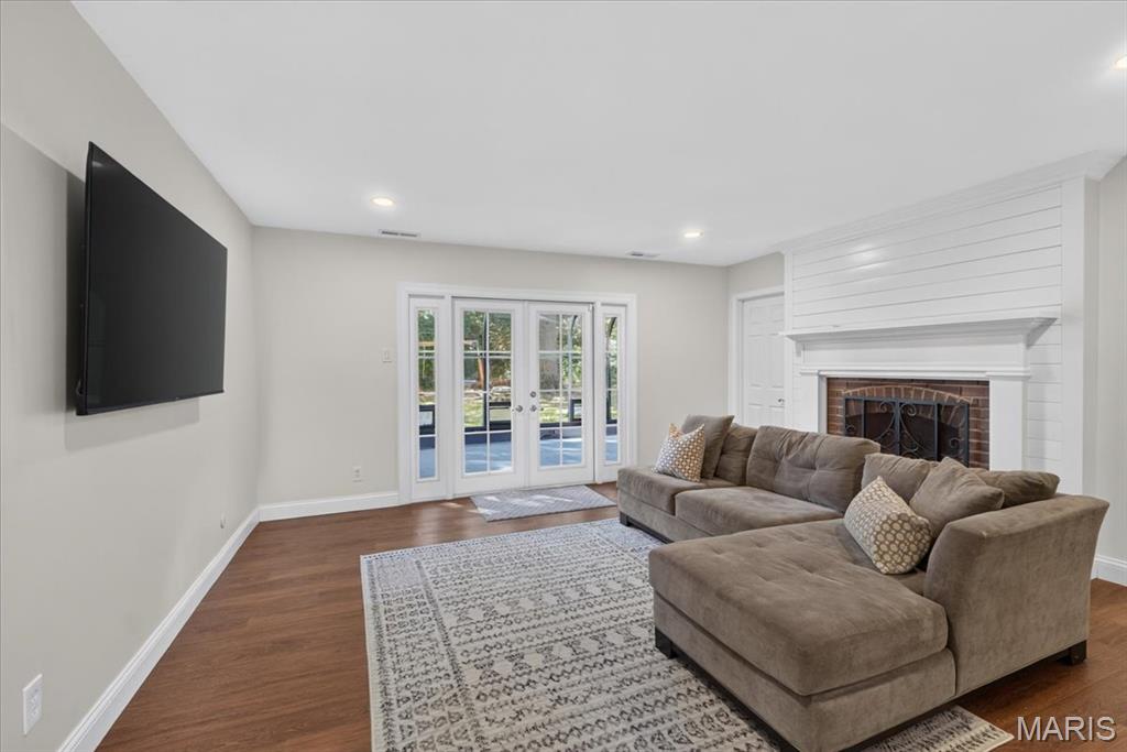 11826 Point Oak Drive