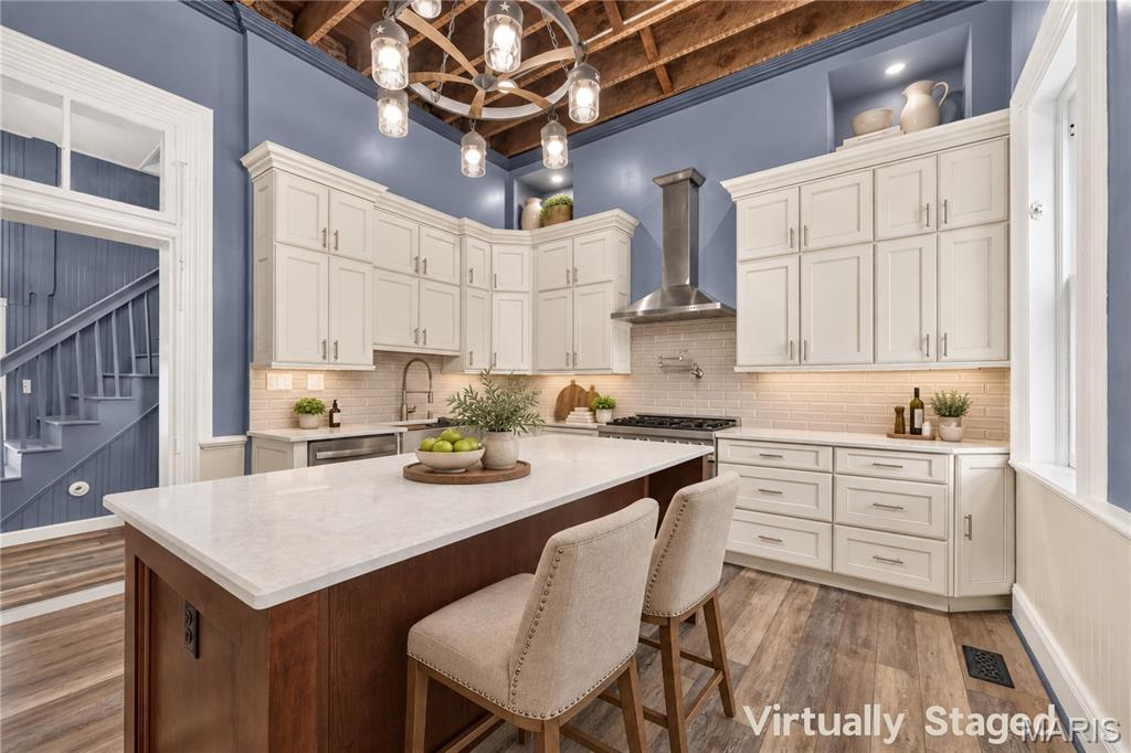 5589 Walnut Street