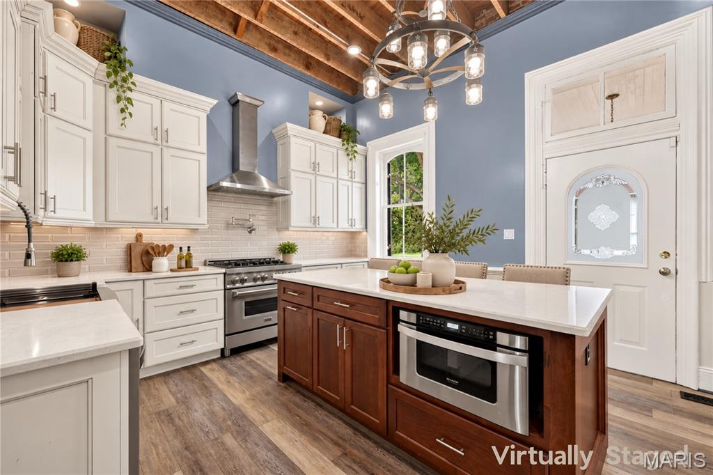 5589 Walnut Street