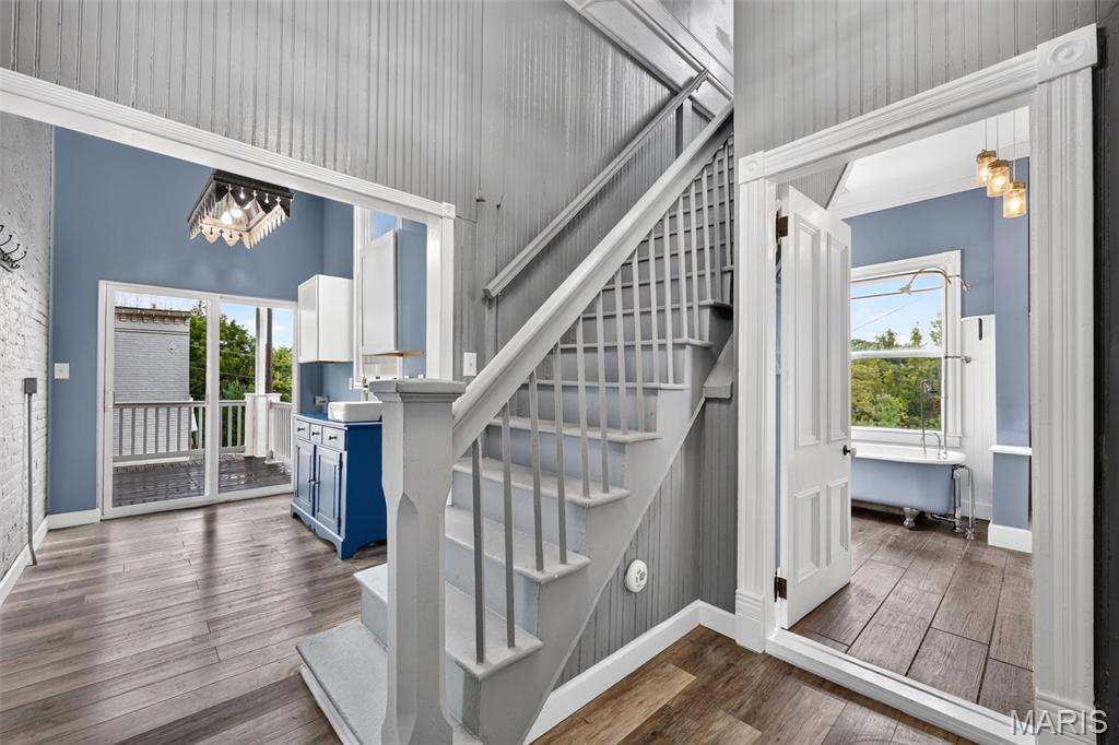 5589 Walnut Street