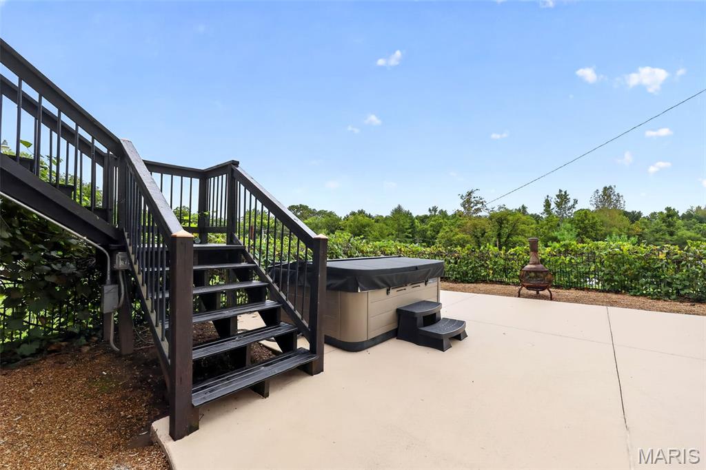 5589 Walnut Street