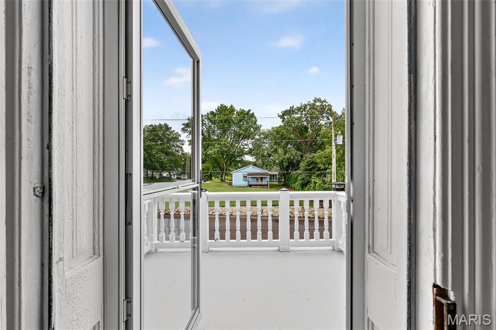 5589 Walnut Street