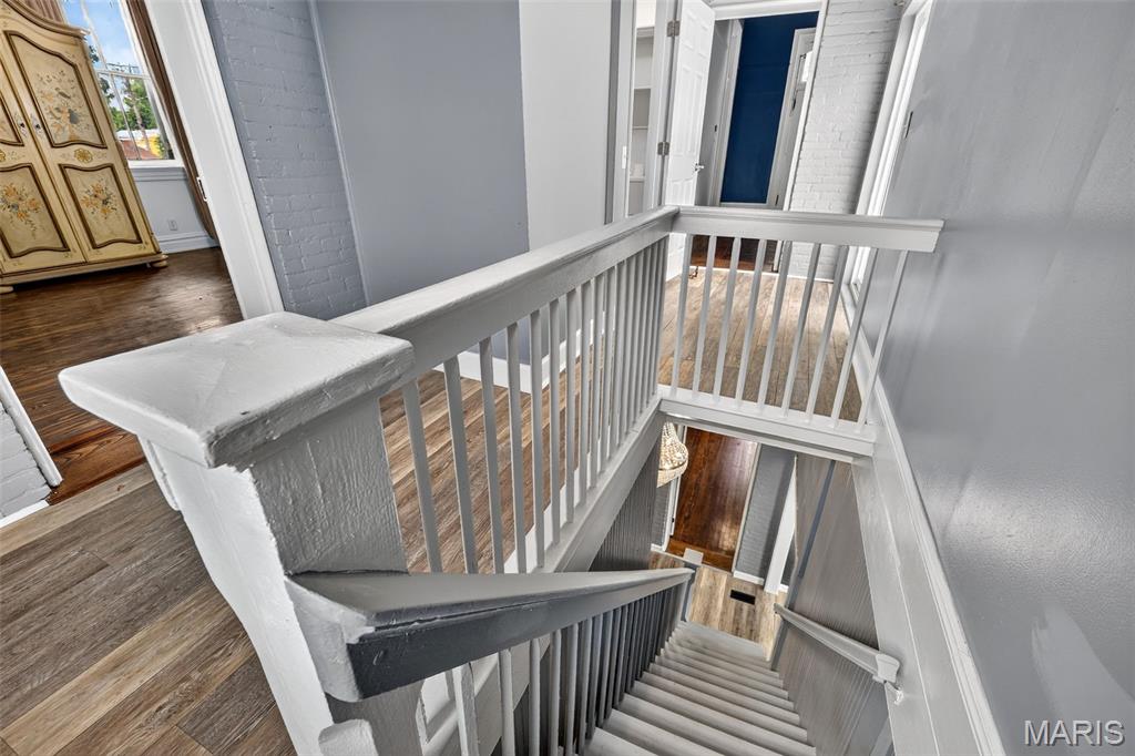 5589 Walnut Street