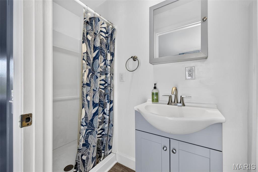 5589 Walnut Street