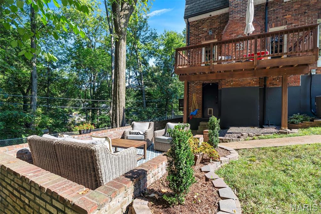 1113 Dunwoody Drive