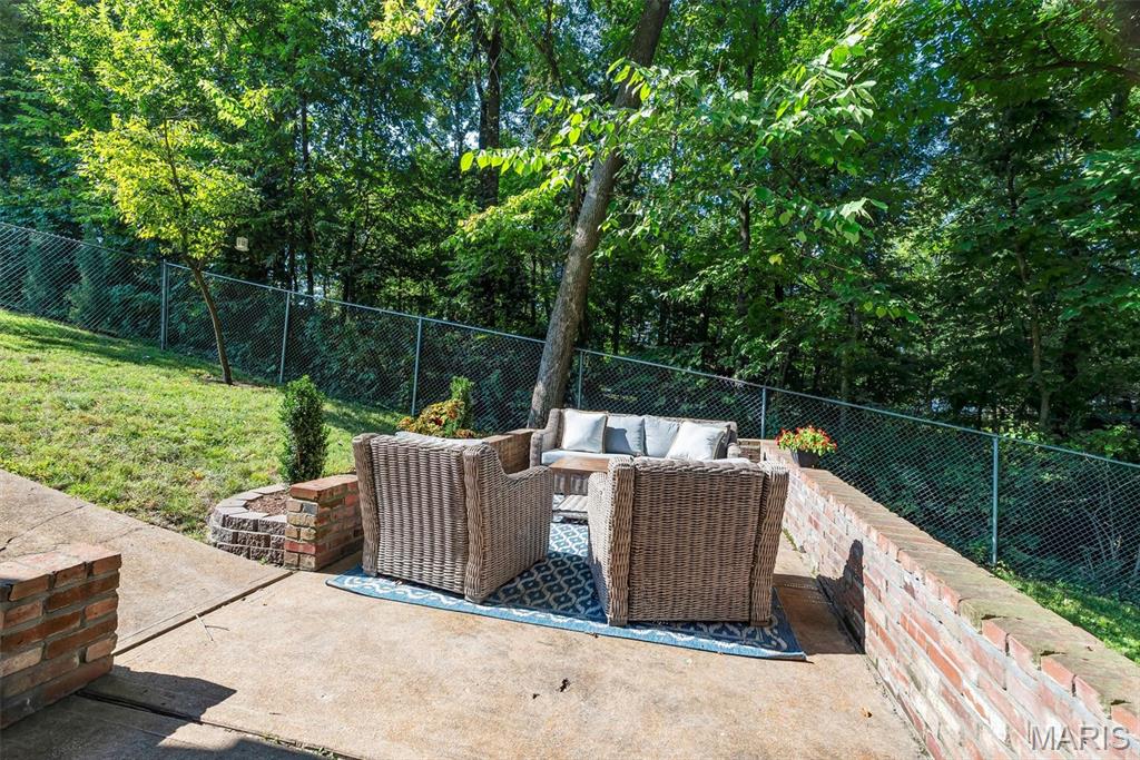 1113 Dunwoody Drive