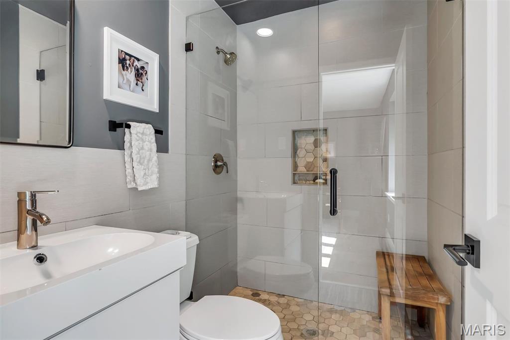 1113 Dunwoody Drive