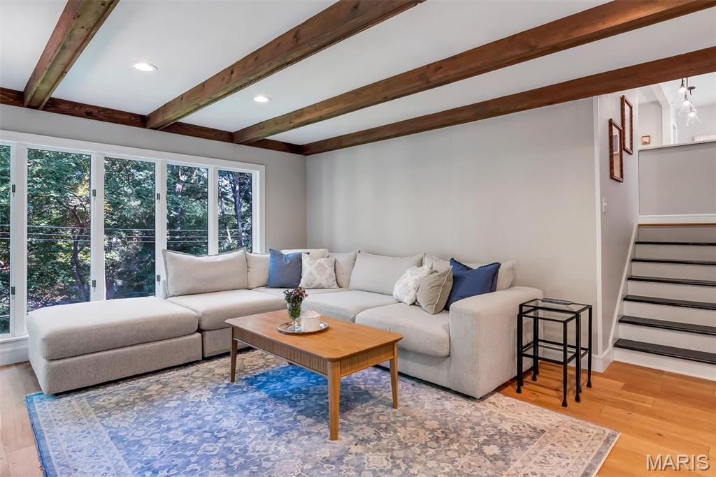 1113 Dunwoody Drive
