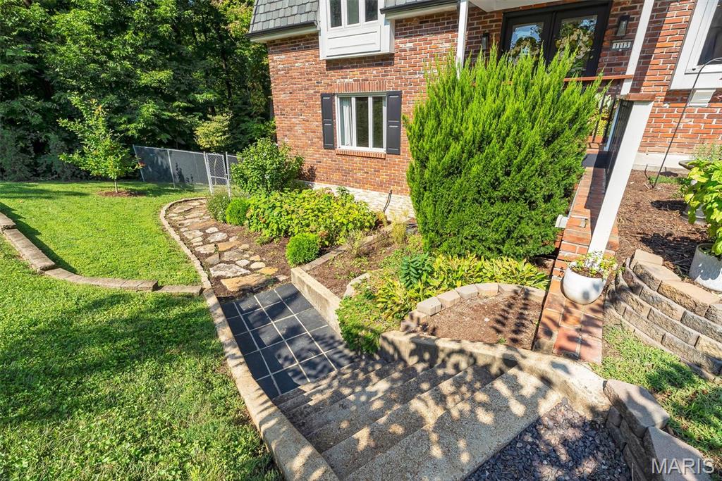 1113 Dunwoody Drive