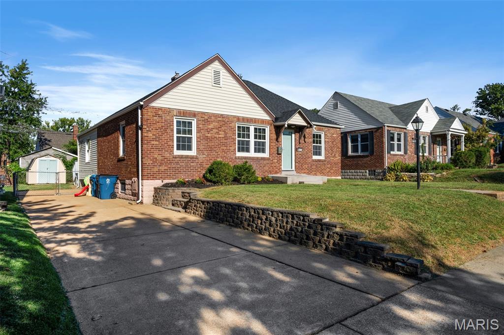 8633 Neier Lane
