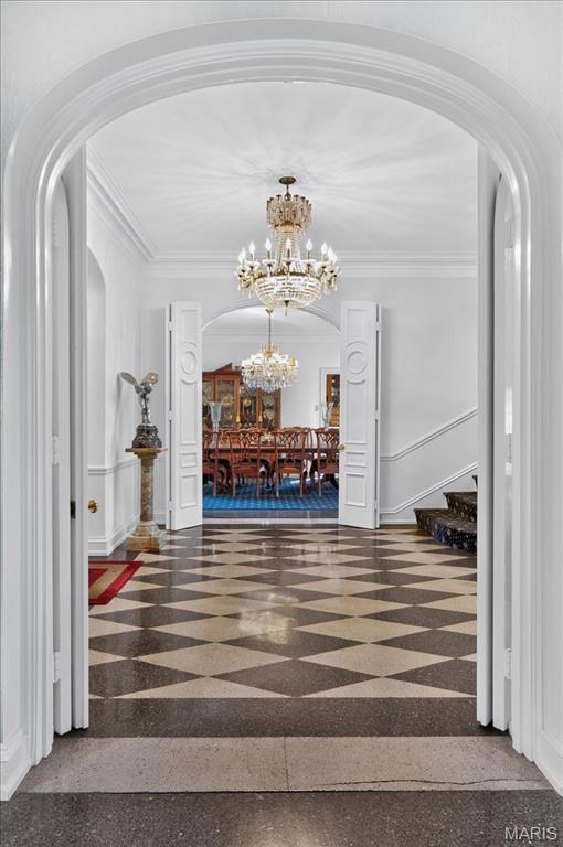19 Squires Lane