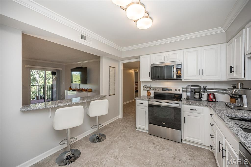 590 Sarah Lane Unit: 401