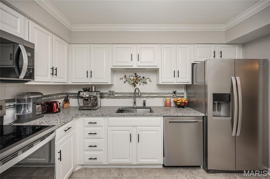 590 Sarah Lane Unit: 401