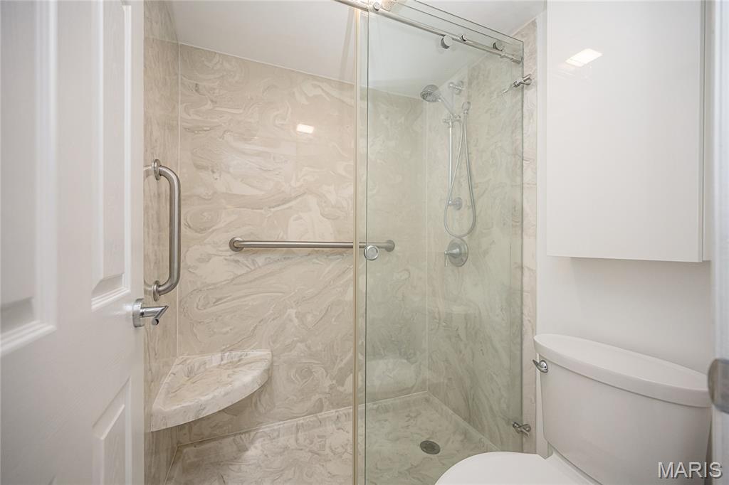 590 Sarah Lane Unit: 401
