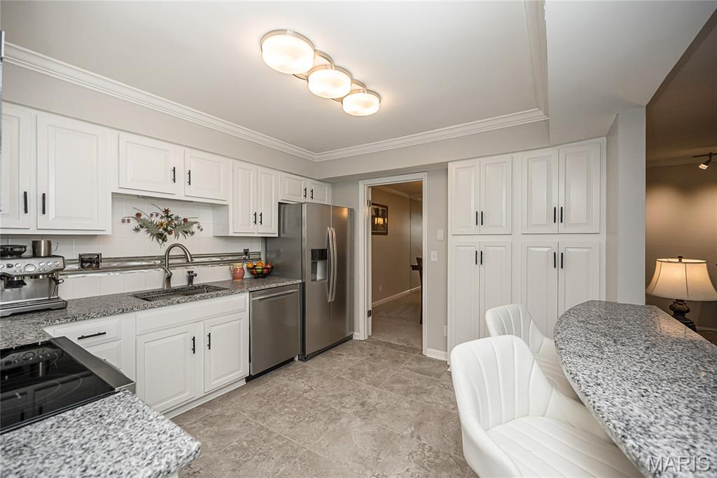 590 Sarah Lane Unit: 401