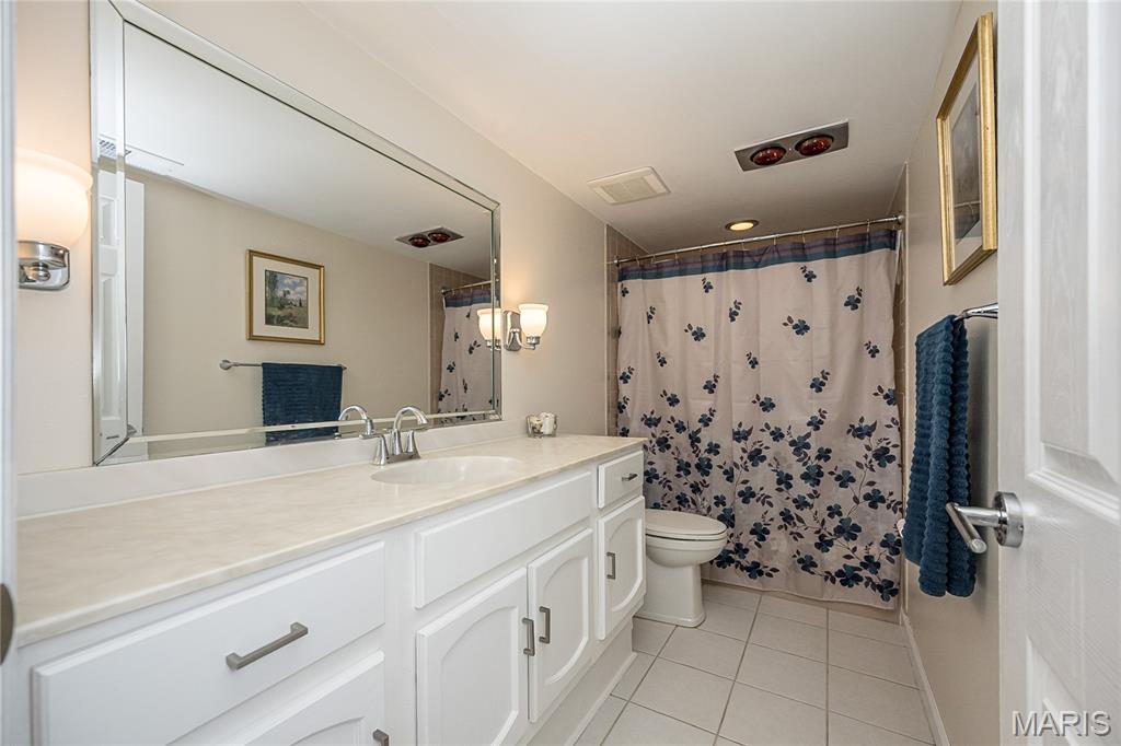 590 Sarah Lane Unit: 401