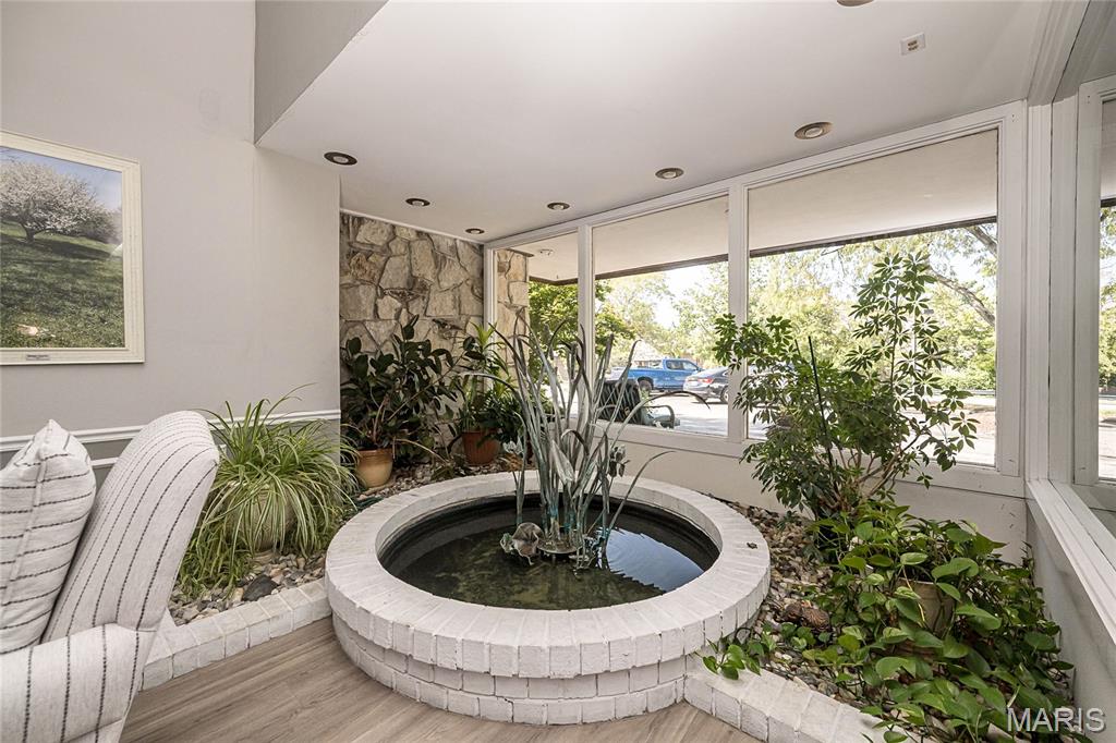 590 Sarah Lane Unit: 401