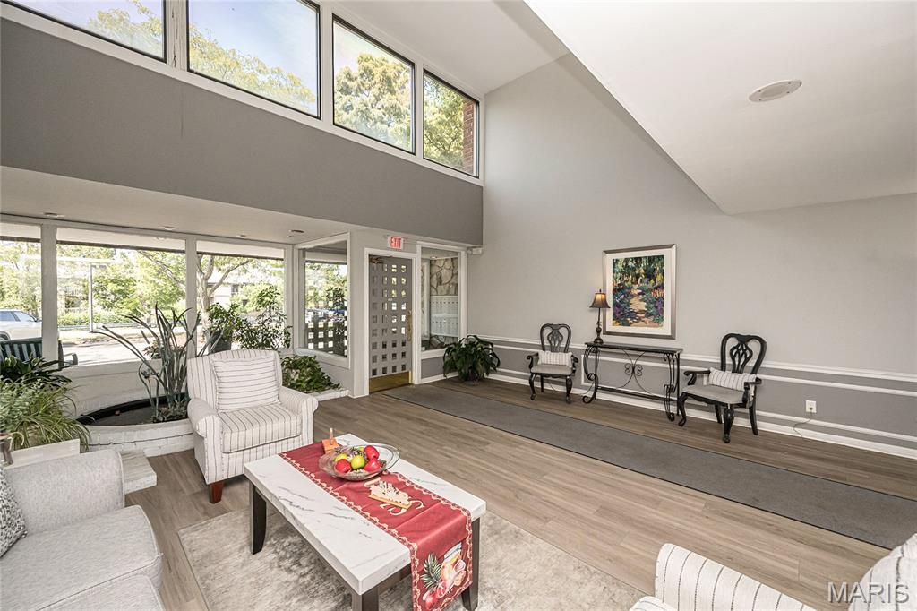 590 Sarah Lane Unit: 401
