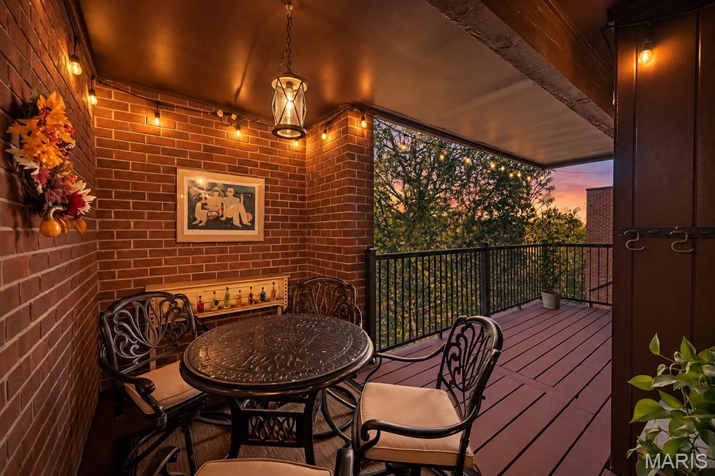 590 Sarah Lane Unit: 401