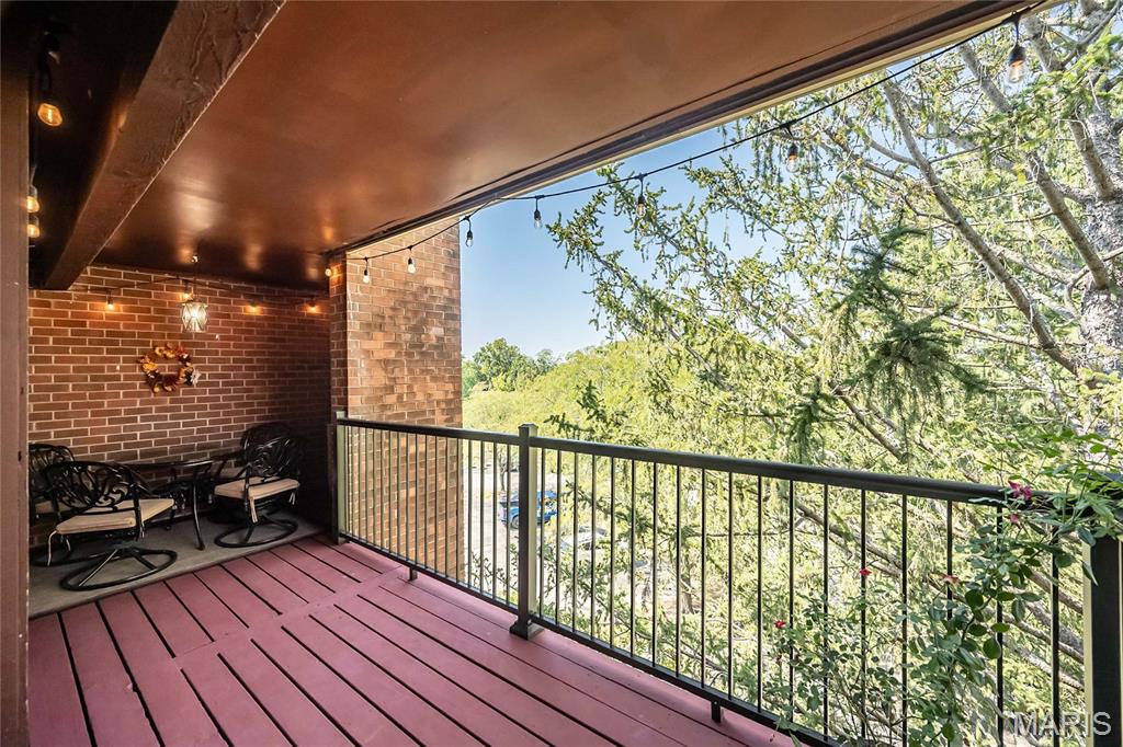 590 Sarah Lane Unit: 401