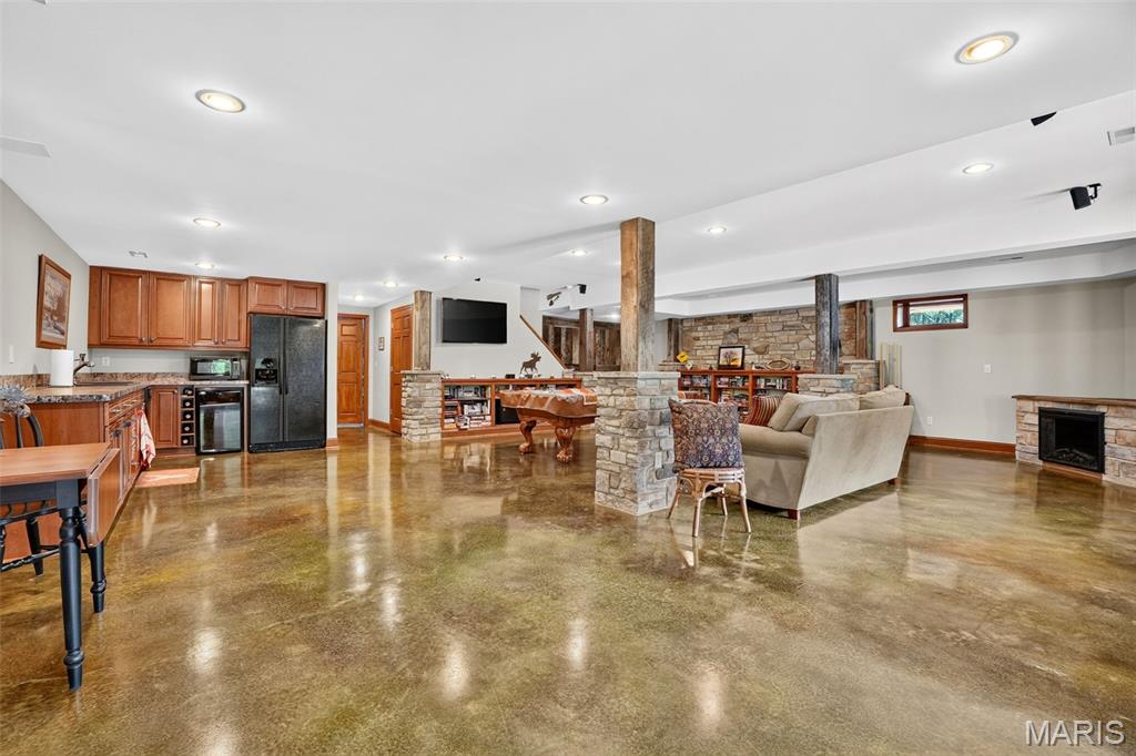 6388 Salamone Road