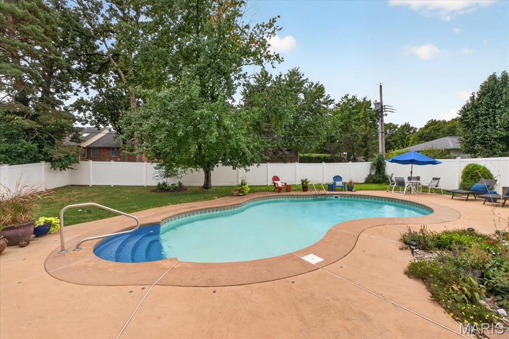 11822 Fairlind Drive
